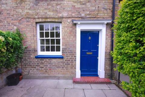 1 bedroom flat to rent, London Road, Shenley, WD7