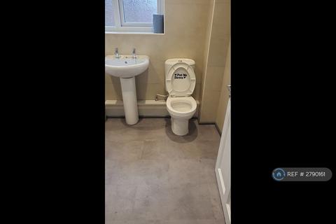 3 bedroom end of terrace house to rent, Kitsland Road, Birmingham, B34