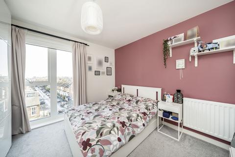 2 bedroom apartment to rent, Bowen Drive, London, SE7