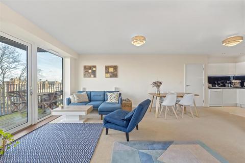 2 bedroom flat for sale, Hampden Road, London N8