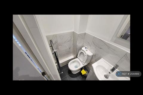 Studio to rent, London, London, N13