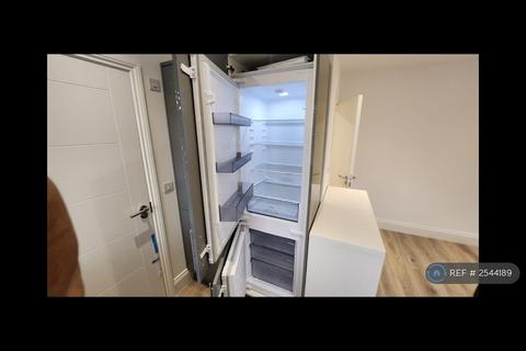 Studio to rent, London, London, N13