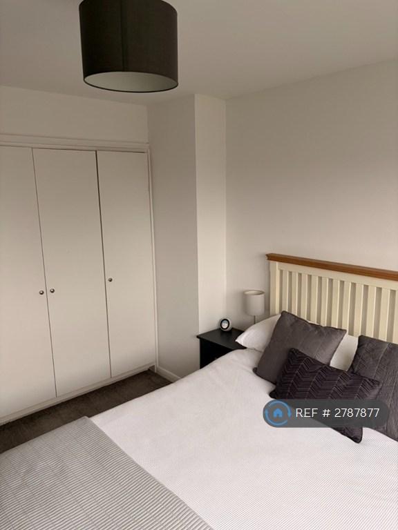 Bedroom 2 - Left - 2nd Floor