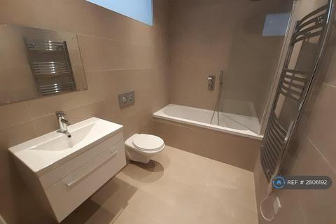 1 bedroom flat to rent, Down Place, London, W6