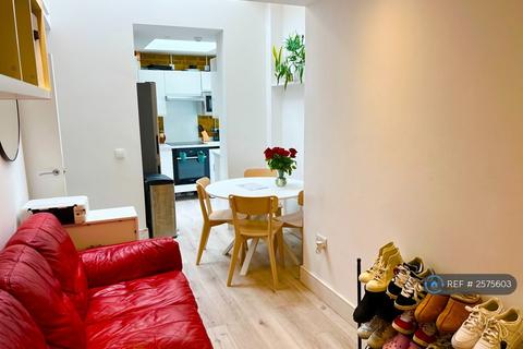undefined, Lingfield Avenue, Kingston Upon Thames, KT1