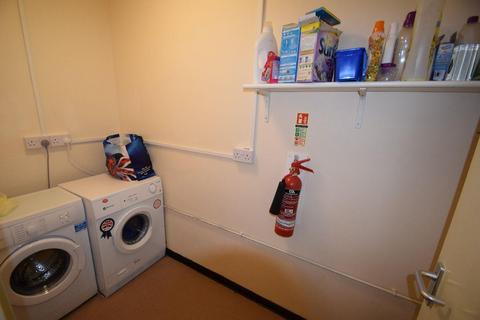 1 bedroom in a house share to rent, The Plume