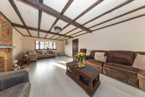 undefined, Clinton Avenue, Luton, Bedfordshire, LU2 7LT