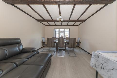 undefined, Clinton Avenue, Luton, Bedfordshire, LU2 7LT