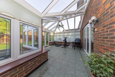 undefined, Clinton Avenue, Luton, Bedfordshire, LU2 7LT