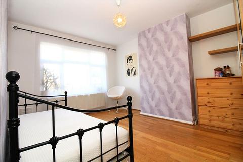 2 bedroom flat to rent, Riverside Gardens, Wembley HA0
