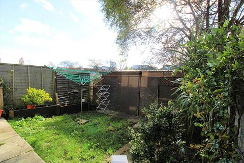 2 bedroom flat to rent, Riverside Gardens, Wembley HA0