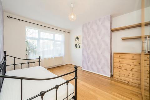2 bedroom flat to rent, Riverside Gardens, Wembley HA0