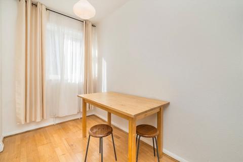 2 bedroom flat to rent, Riverside Gardens, Wembley HA0
