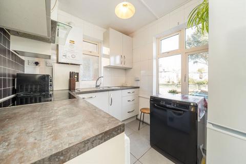 2 bedroom flat to rent, Riverside Gardens, Wembley HA0