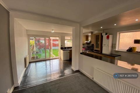 3 bedroom semi-detached house to rent, Priory Lane, Stockport, SK5