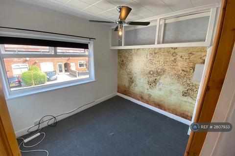 3 bedroom semi-detached house to rent, Priory Lane, Stockport, SK5