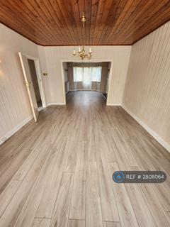 4 bedroom detached house to rent, Wychwood Avenue, Edgware, HA8