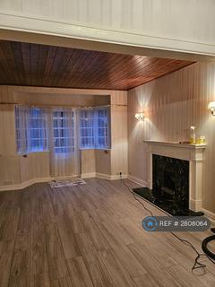 4 bedroom detached house to rent, Wychwood Avenue, Edgware, HA8