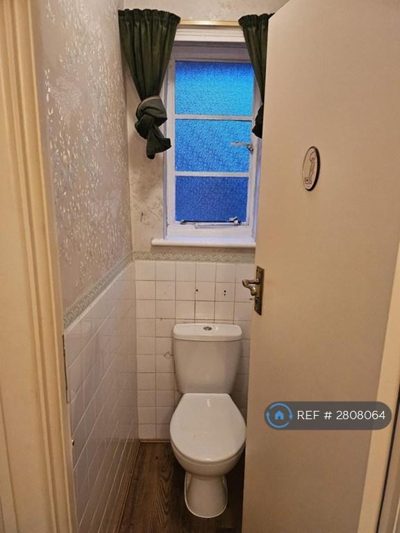 Toilet -Ff