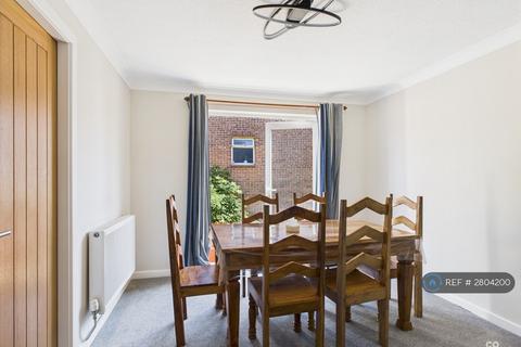 4 bedroom detached house to rent, Lynchet Close, Brighton, BN1