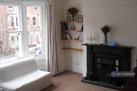 1 bedroom flat to rent, Mackeson Road, London, NW3