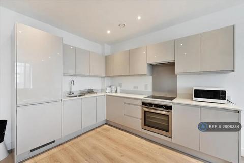 undefined, Aberfeldy Village; Canary Wharf, London, E14