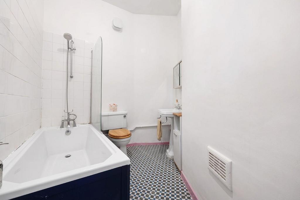 Bathroom.JPG