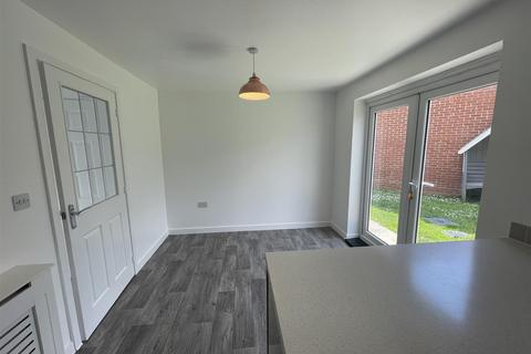 4 bedroom detached house to rent, Ripley Close, Ouston, Chester Le Street