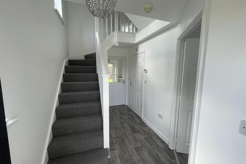 4 bedroom detached house to rent, Ripley Close, Ouston, Chester Le Street