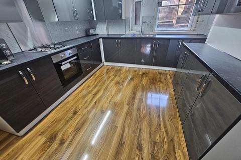 6 bedroom house to rent, Brudenell Road, Leeds LS6