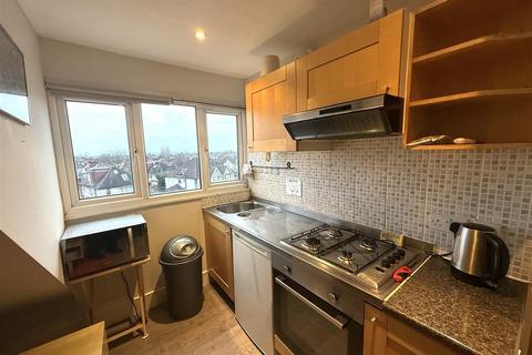 1 bedroom apartment to rent, Hale Lane, Mill Hill, NW7
