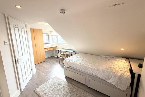 1 bedroom apartment to rent, Hale Lane, Mill Hill, NW7