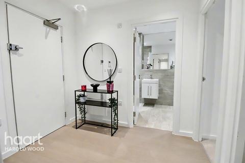 2 bedroom flat for sale, Hubert Road, Brentwood