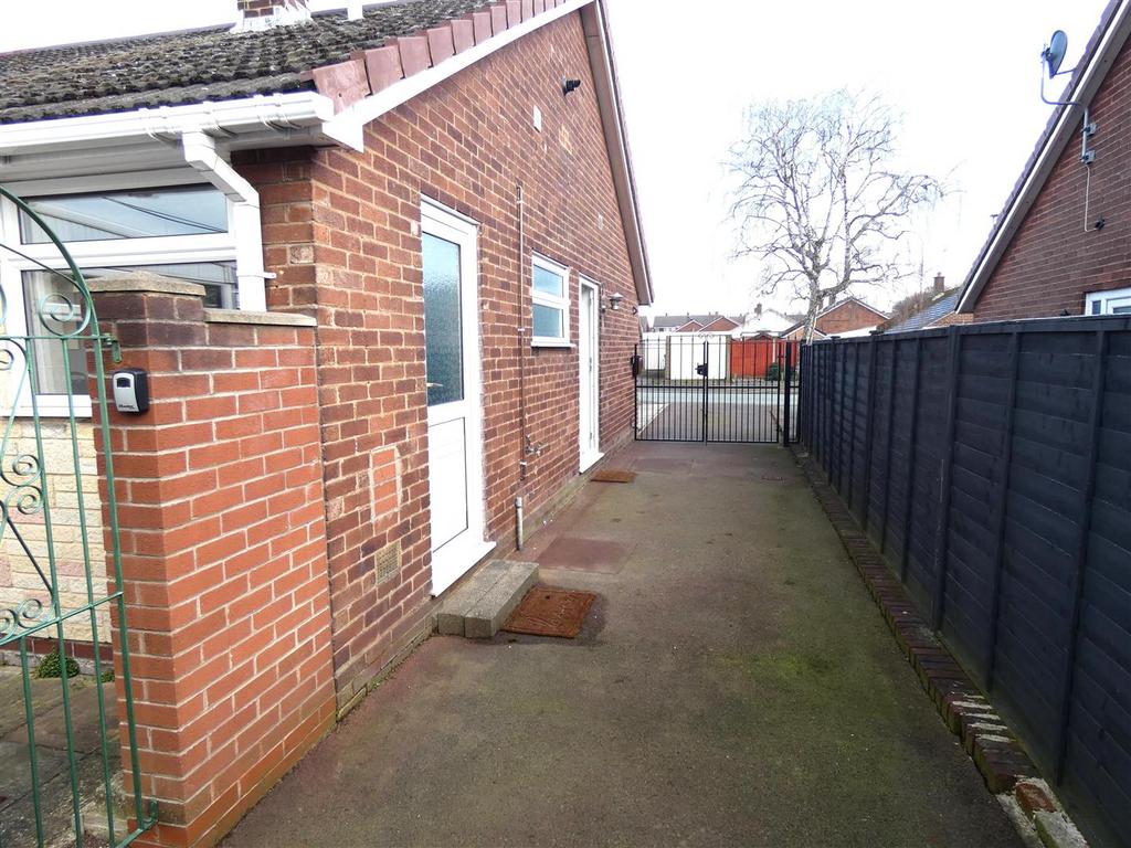 Side and driveway.JPG