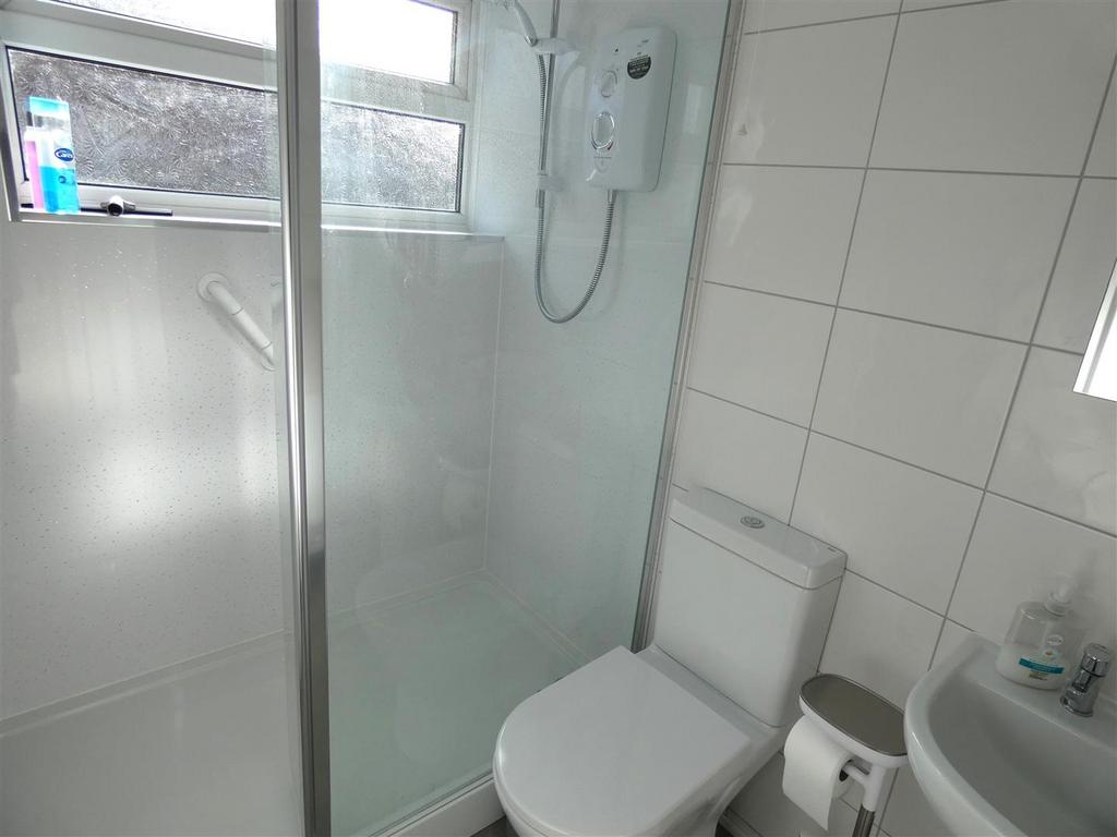 Bathroom 2.JPG