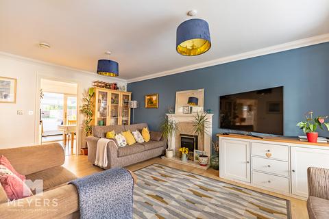 3 bedroom detached house for sale, Chesilbourne Grove, Bournemouth,Throop BH8 0BA