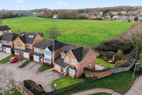 undefined, Jackdaw Close, Stevenage