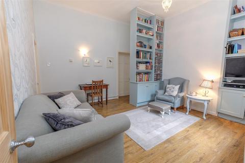 2 bedroom apartment to rent, The Butts, Warwick