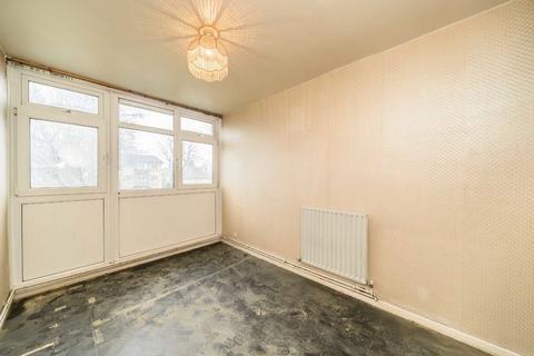 2 bedroom flat for sale, Colson Way, London SW16