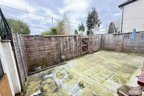 2 bedroom maisonette to rent, The Crescent, Hayes