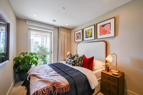 3 bedroom flat for sale, Bow Green, Bow E3