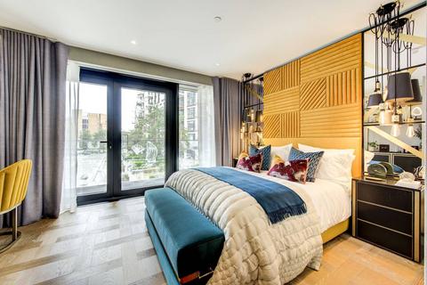 undefined, London Dock, Wapping E1W
