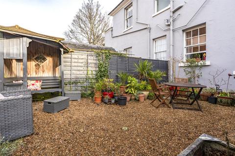 2 bedroom flat for sale, Ace House, 1 Bridge Road, Worthing, West Sussex, BN14