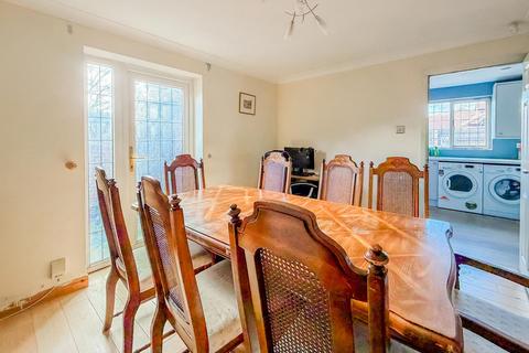 undefined, Bishopsteignton, Southend-On-Sea SS3
