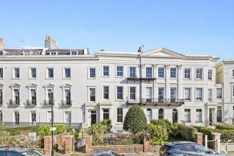 2 bedroom flat for sale, Montpelier Crescent, Brighton BN1