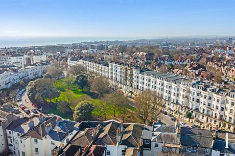 2 bedroom flat for sale, Montpelier Crescent, Brighton BN1