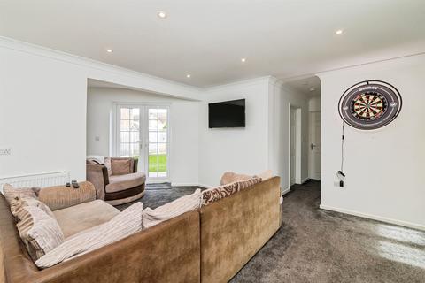 4 bedroom detached bungalow for sale, Witney Green, LOWESTOFT