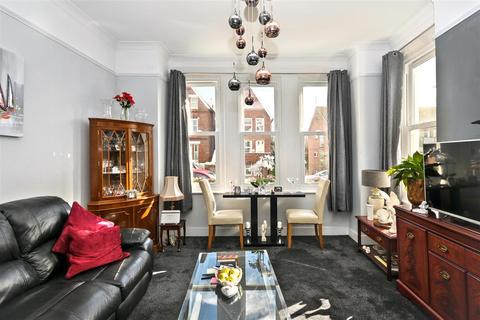 1 bedroom flat for sale, Moat Croft Road, Eastbourne