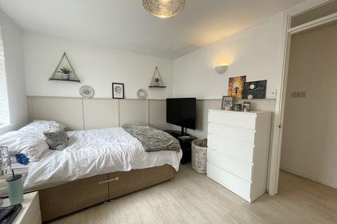 undefined, Hazelhurst Crescent, HORSHAM