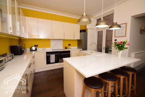 3 bedroom terraced house for sale, Talbot Terrace, Lytham St. Annes, Lancashire